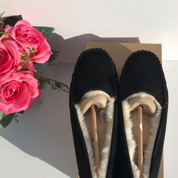 UGG Scallop Moc - Picture 6 of 11